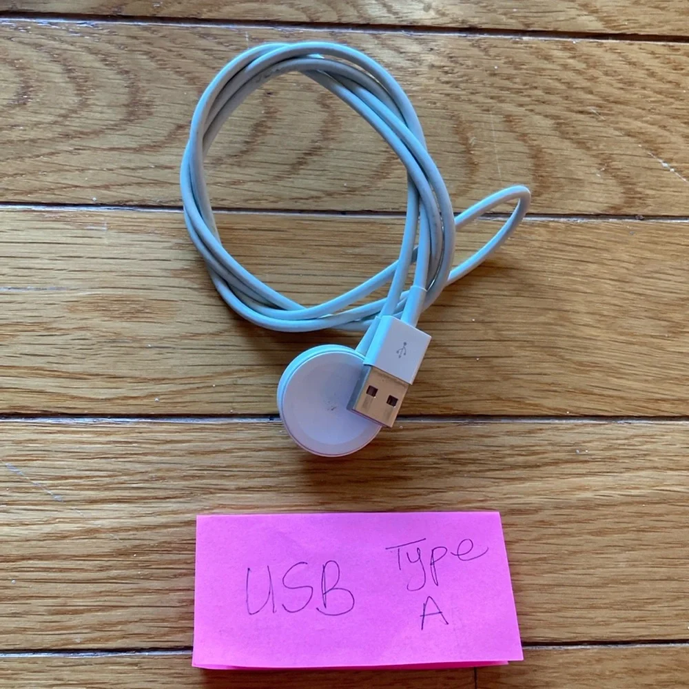 Apple Watch 7 - 45mm (with USB type A or C charger)